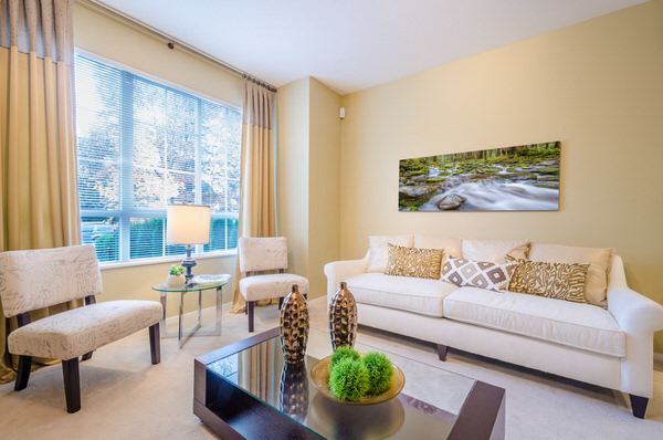 A well-lit and neatly staged home interior prepared for a buyer showing in Edmond Oklahoma during fall